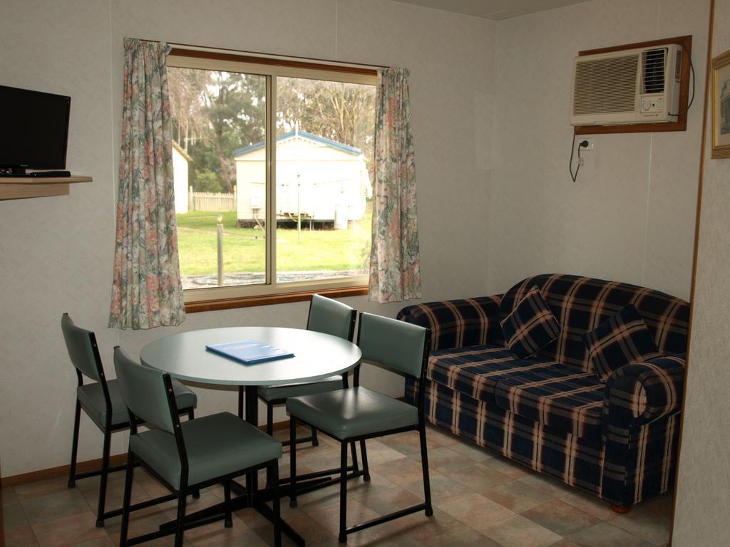 Cowra Holiday Park Room photo